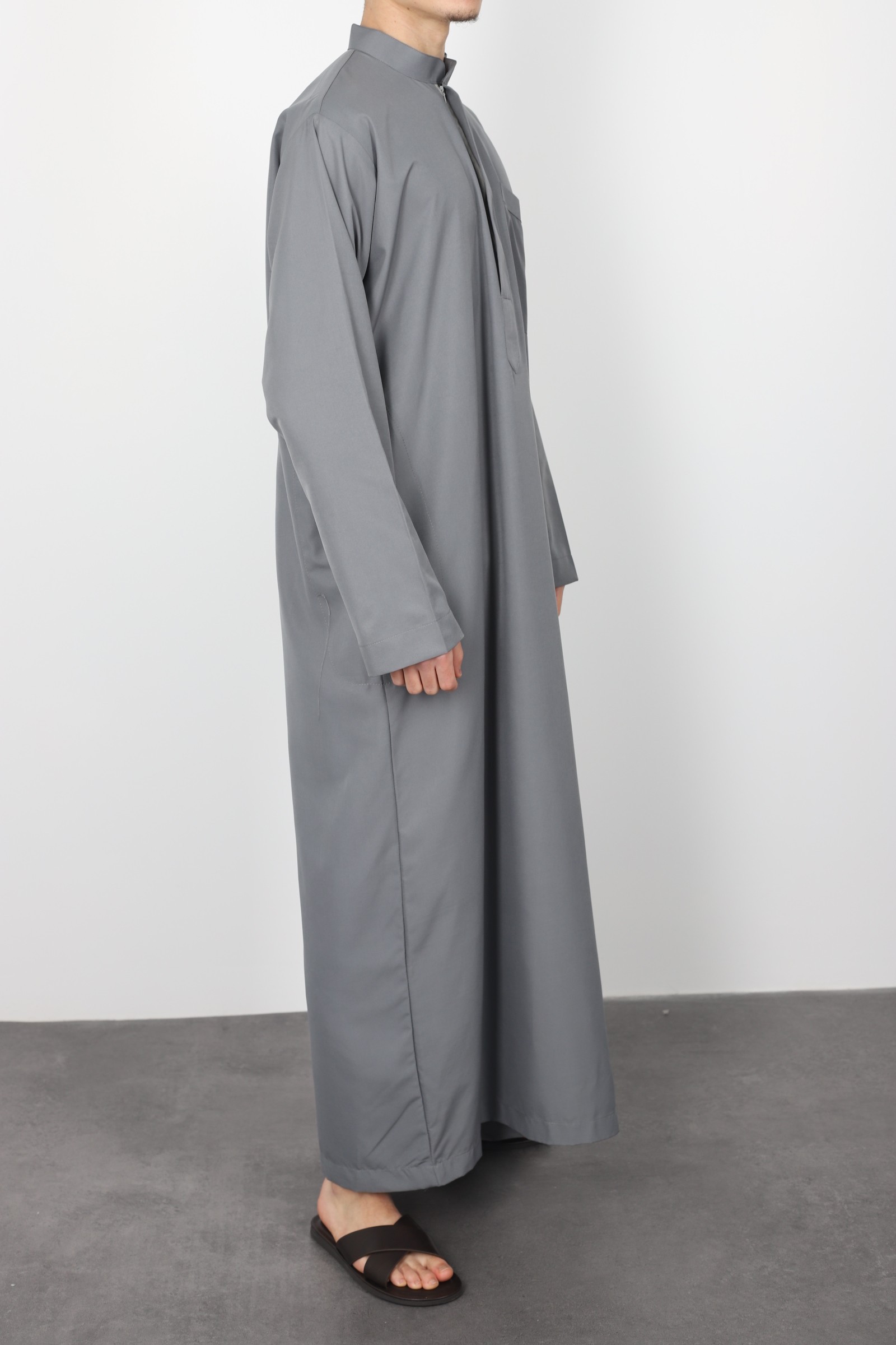 Muslim outfit for men - Emirati Qamis, high quality fabric