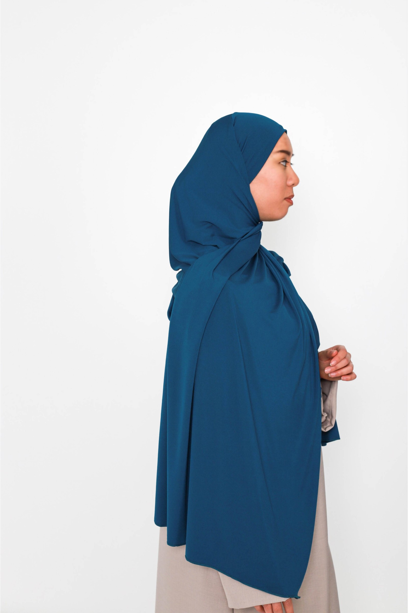 Practical veil to put on with headband ideal for Muslim women