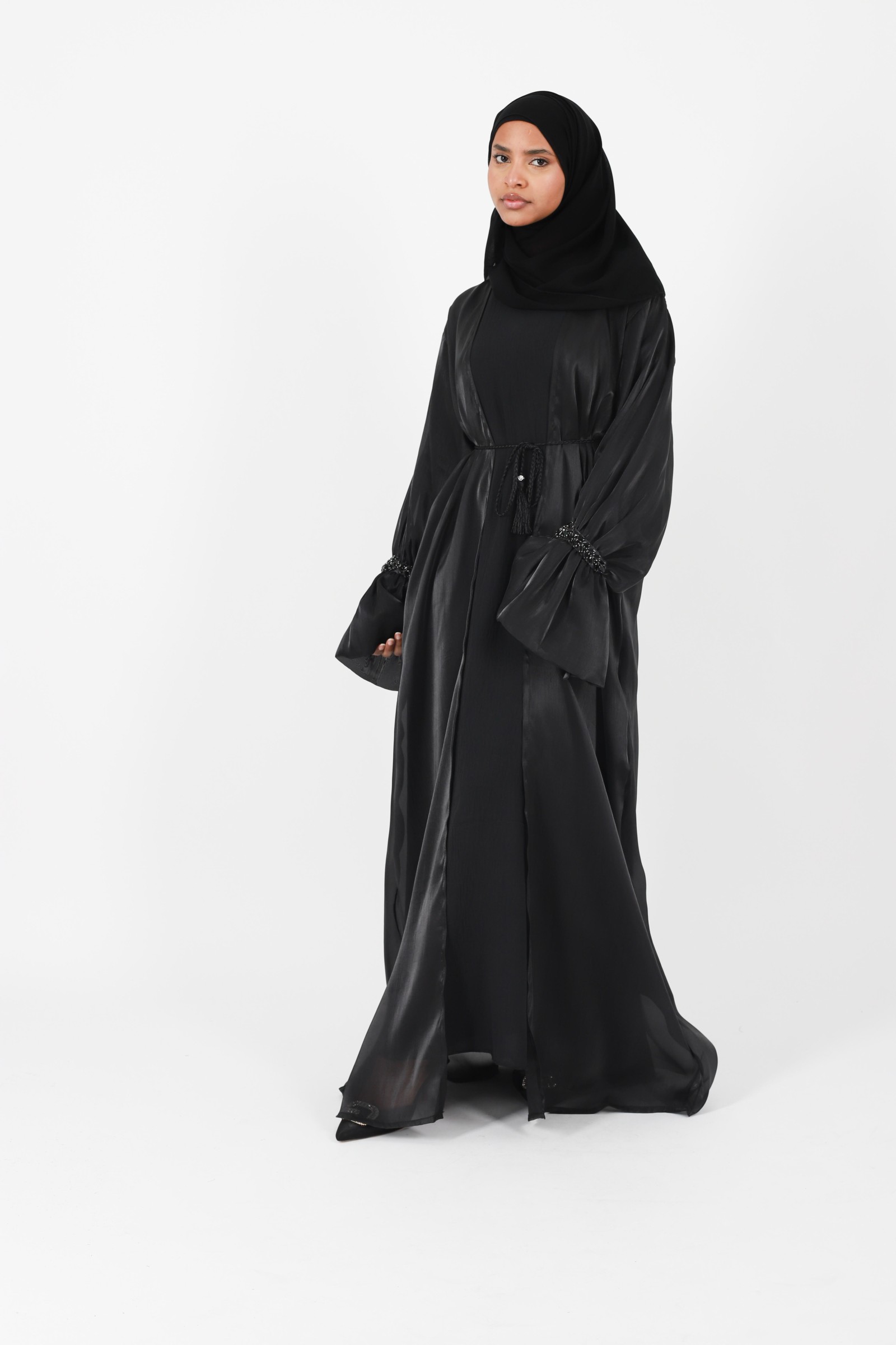Choose the Abaya Kimono Dubai to mark Eid 2024 in style