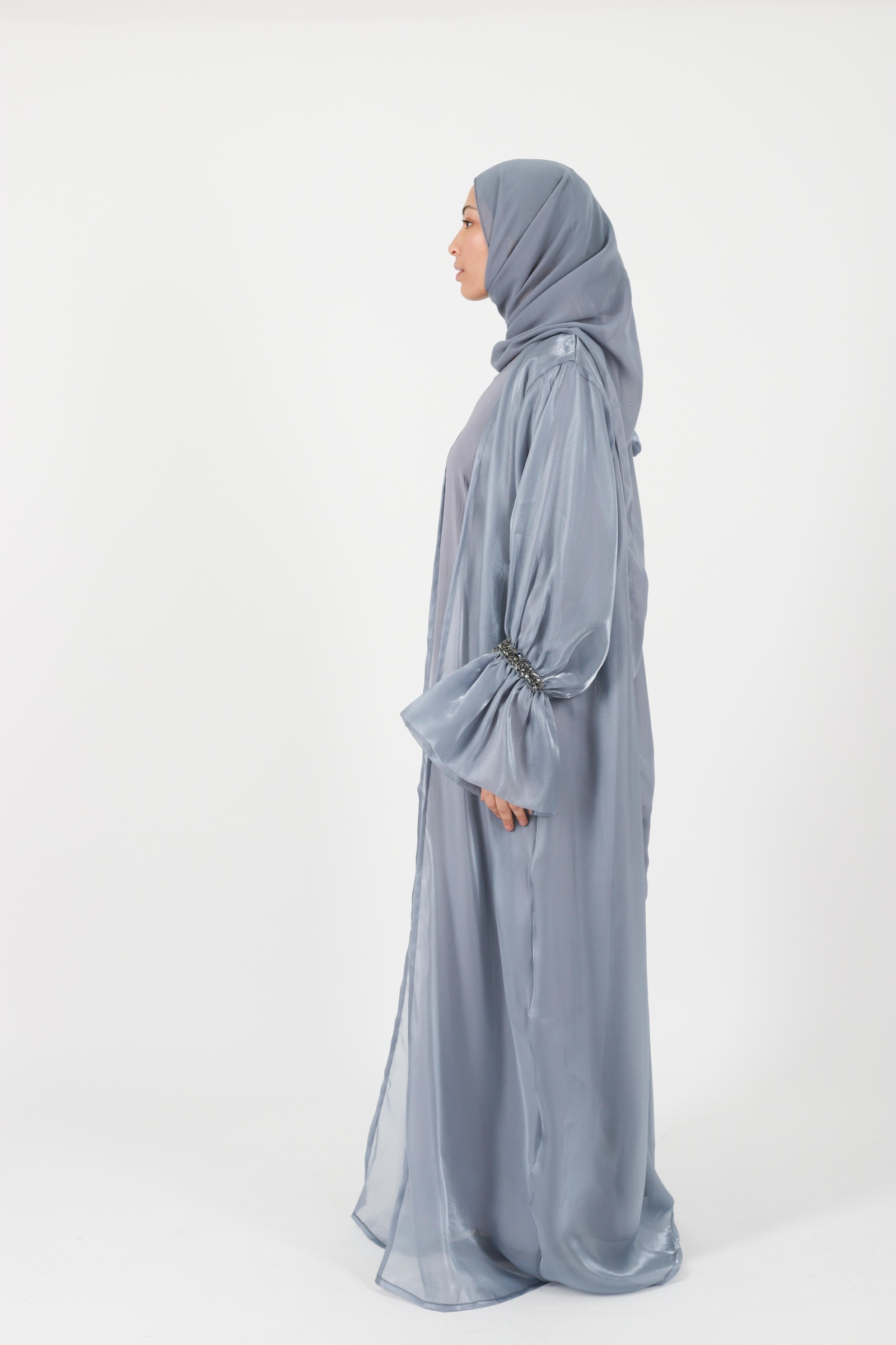 Optez pour l'Abaya Kimono Dubai pour célébrer l'Aïd 2024 avec élégance